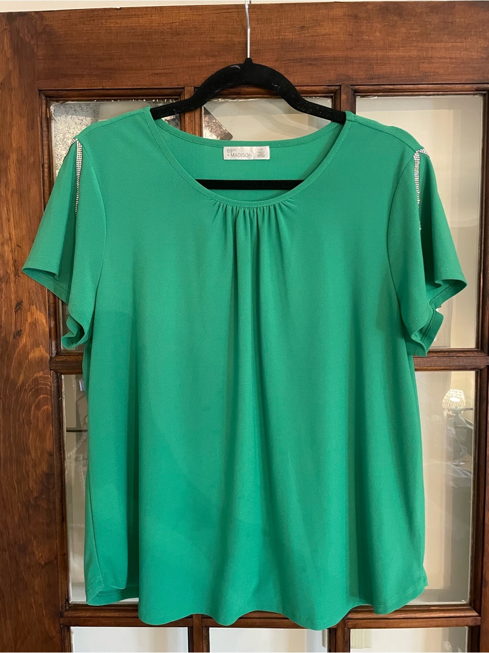 89th & Madison Emerald Green Short Sleeve Blouse with Shoulder Trim